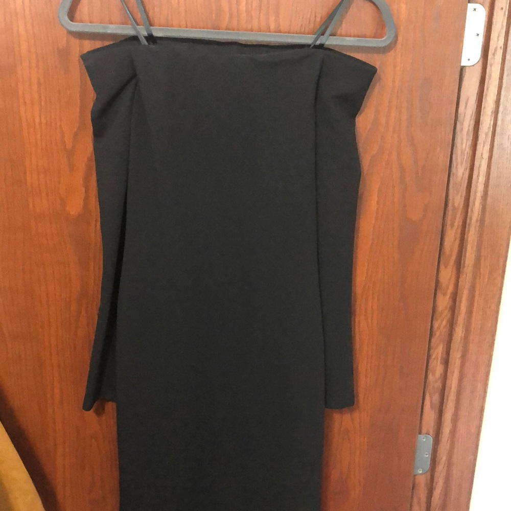 Off the shoulder black bodycon midi dress